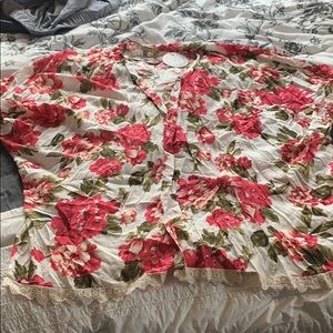 Just In - Pretty floral coverup/cardi